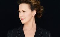 Elizabeth Perkins